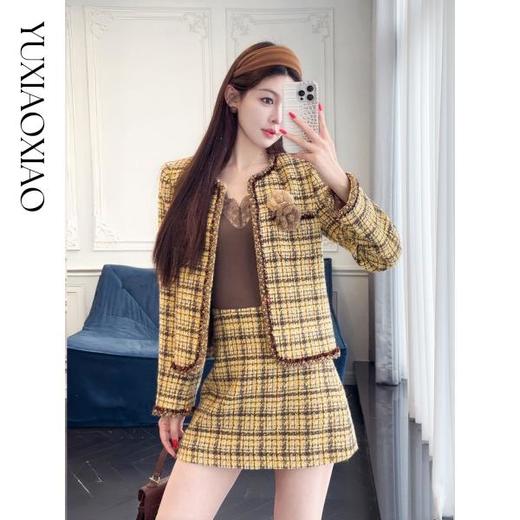 余潇潇【鎏光可露丽】时尚绵羊毛混纺拼亮片圆领小香外套&短款半裙 商品图0