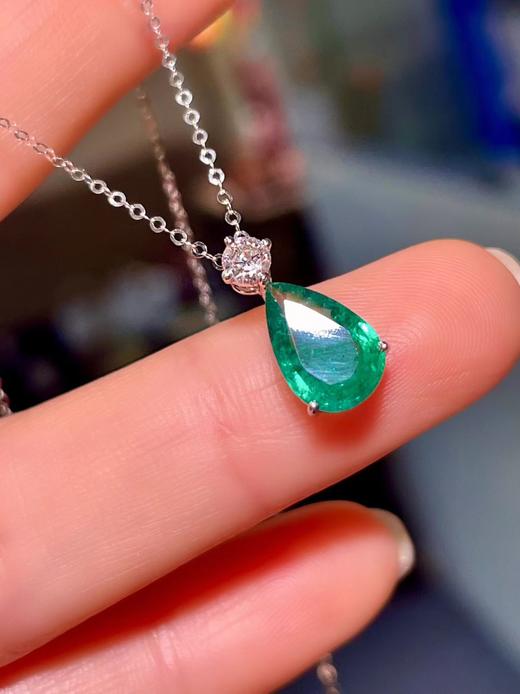 1.37ct刻面祖母绿吊坠 商品图1