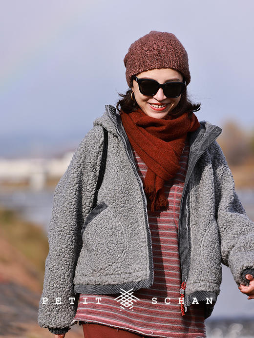 Petit Schan小闪 CLO#689 strong sheep 沸羊羊 羊羔毛连帽休闲短外套 商品图1