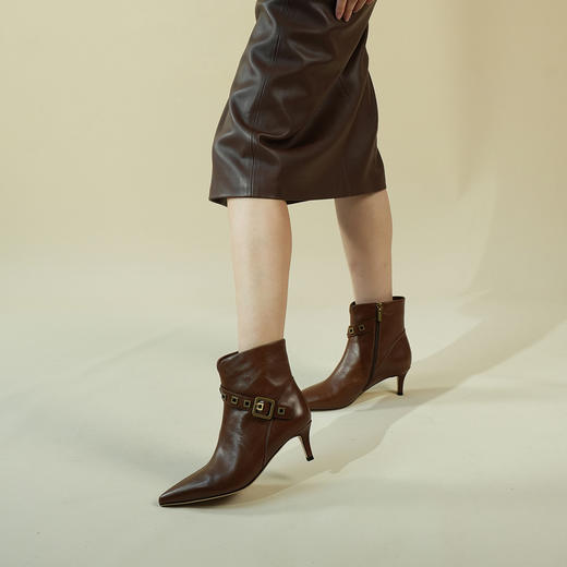 Westory2025年冬季尖头中跟胎牛复古飒爽百搭短靴W25DS85621 商品图2