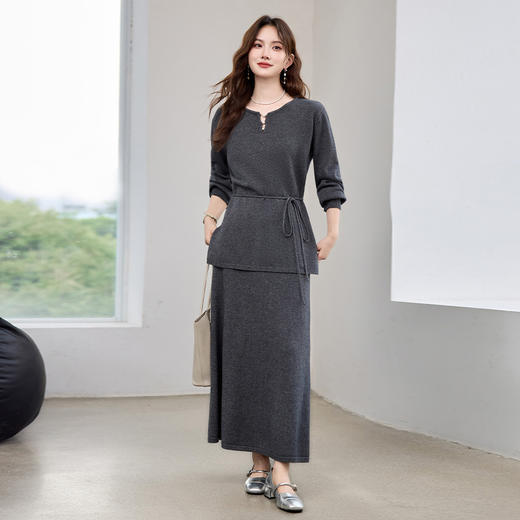 HR YBER617法式简约风珍珠圆领收腰气质款两件套裙 商品图2