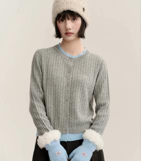 老米优品🎈3-7天发。高品质款！100%澳洲绵羊毛！《复古棒针麻花纹假两件肌理针织毛衣开衫》复古气息拉满，轻松营造层次感和品质感！