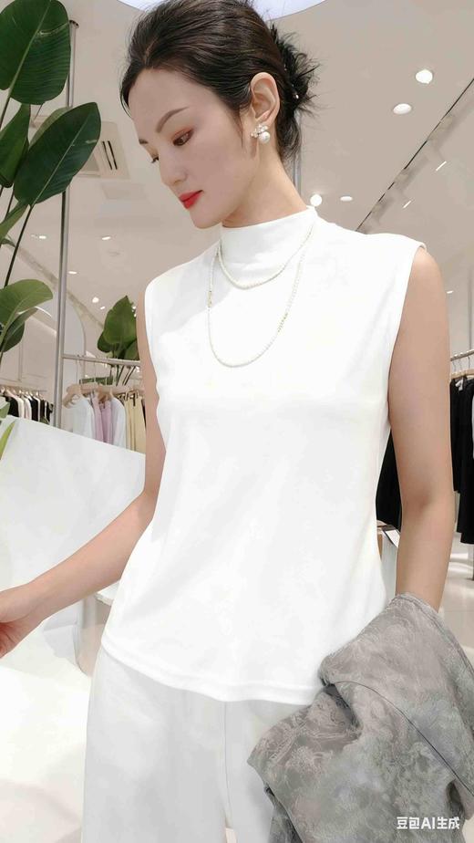 58D880多色中领天丝羊毛背心 ，解决你的低领无领前胸后背发凉等问题！黑/白/灰/深咖/酒红五色。可以搭配各种衬衫，外套，毛衫，卫衣等，露出一截白色的领口很减龄！既美丽又保暖！ 商品图2