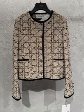 女款菱格纹短款外套010