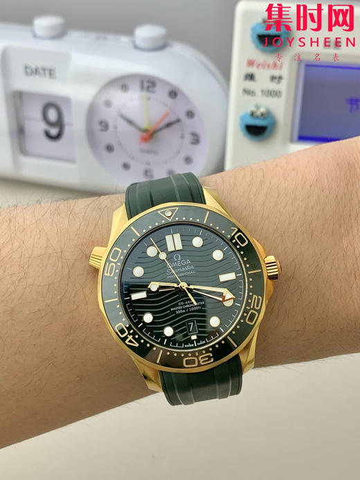 欧米茄VS海马300米系列 原装开模 全金绿海马
款式：男士潜水腕表 商品图5