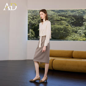 AD时尚气质简约百搭衬衫女秋高级感系带V领上衣两件套同色系穿搭