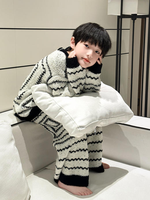 2025秋冬新款半边绒儿童珊瑚绒睡衣 熊猫圆圆男童家居服 保暖套装 商品图1