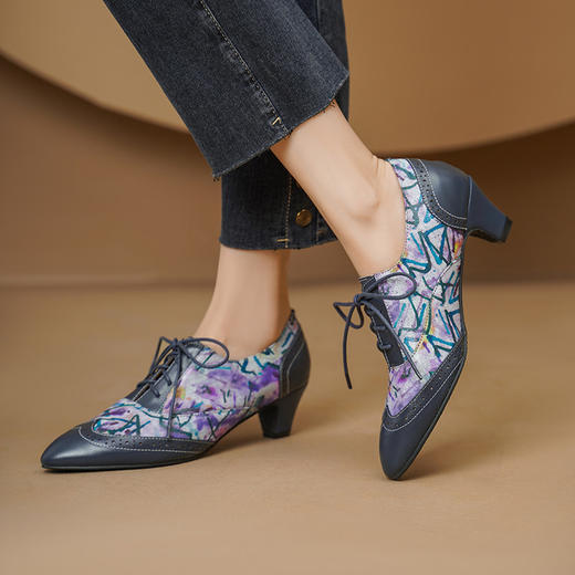 【预售5天】新中式国风深口系带单鞋，牛皮拼接印花羊皮中跟真皮高跟鞋ALS&2502 商品图2