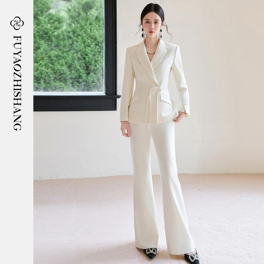 FUYAO扶摇 新中式盘扣时尚套装女2025新款白色国风显瘦西装外套 商品图0