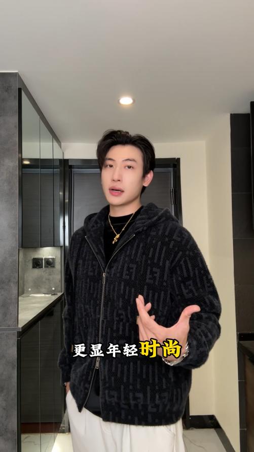 SDSA男士秋冬新款痞帅男装潮牌抽象撞色绒毛抽绳连帽卫衣百搭时尚 商品图0