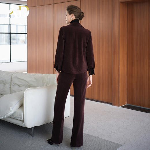 AD秋冬灯芯绒套装2025新款干练棕色外套女士通勤职业装保暖直筒裤 商品图4