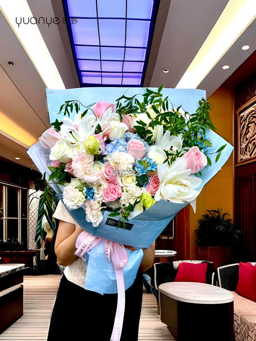 【百事如意】粉玫瑰百合混搭花束 商品图0