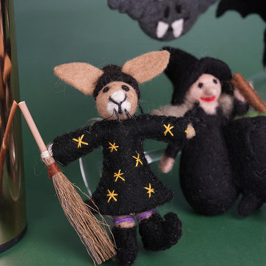 北京仓｜Felt So Good-Hocus Pocus Hare Hanging Halloween-女巫小兔 哈库斯 羊毛毡 挂件［英国设计师］ 商品图1