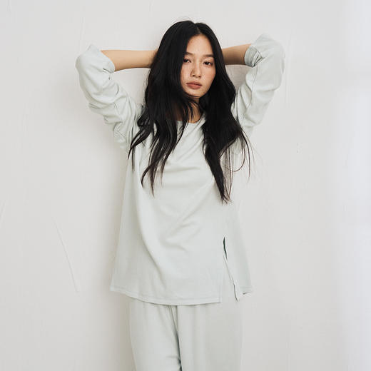 海中羊绒！秋冬海藻纤维家居服女防螨保湿双面磨毛睡衣开叉设计感简约可外穿 商品图1