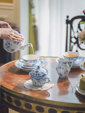 【已售】独角鹿西洋古董 20世纪中期皇家哥本哈根出品「Musselmalet 蓝色花边」系列双人下午茶套件