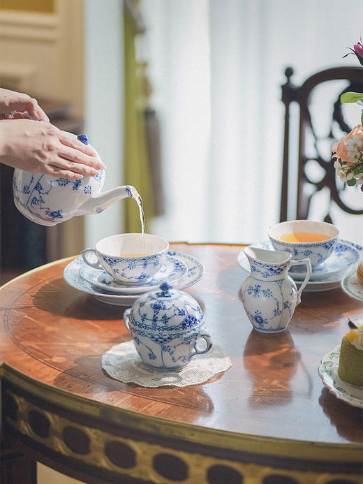【已售】独角鹿西洋古董 20世纪中期皇家哥本哈根出品「Musselmalet 蓝色花边」系列双人下午茶套件 商品图0