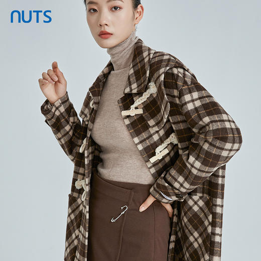 NUTS商场同款冬季新款时尚气质牛角扣格子手工呢大衣女241156411 商品图3
