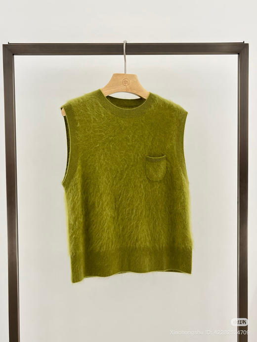 1013-5 无法拒绝的毛绒绒 渠道圆正 eds 羊绒拉绒 针织背心 氛围感开衫 颜色太美 商品图6