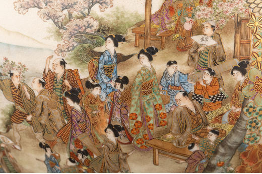 独角鹿西洋古董 1900年代日本明治时期亮山出品金彩锦手百花纹「春樱花见」主题萨摩烧带盖大罐 商品图7