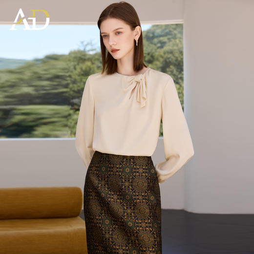 AD职场通勤范衬衫套装女2025新款米色长袖衬衣高级感提花包臀半裙 商品图0