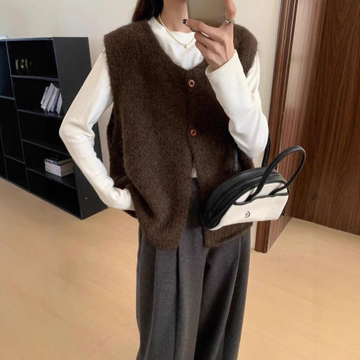 秋冬必备 韩系穿搭天花板【OSMIC ARMIN韩系百搭慵懒风毛衣马甲】简约百搭软糯慵懒风毛衣马甲女2025秋冬新款宽松叠穿针织背心 商品图5