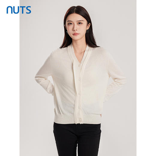NUTS商场同款春秋款白色简约气质V领显瘦毛织短外套女315053009B 商品图3