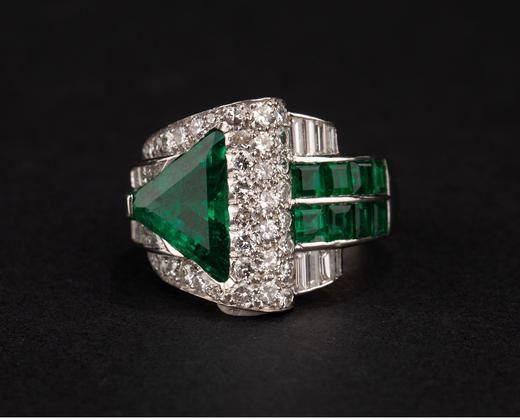 独角鹿西洋古董 1930年代美国出品装饰艺术风格铂金镶嵌钻石及哥伦比亚祖母绿戒指 商品图2