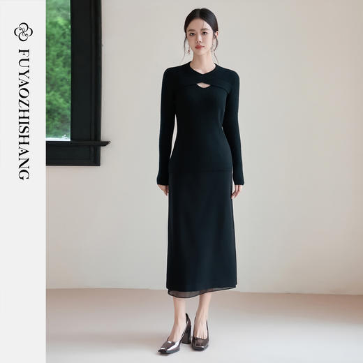 FUYAO扶摇 纯羊毛黑色针织衫女2025秋冬款圆领镂空设计内搭打底衫 商品图3