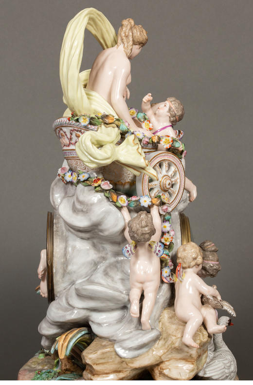 独角鹿西洋古董 19世纪欧洲出品洛可可风格古希腊神话主题瓷偶群雕花卉装饰座钟 商品图7