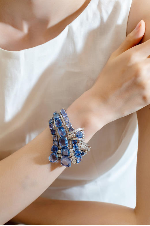 独角鹿西洋古董 1950年代美国出品铂金镶嵌钻石及蓝宝石手镯 商品图0