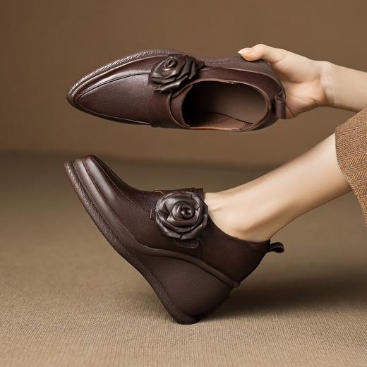 【预售5天】深口单鞋透气花朵，坡跟高跟小皮鞋女鞋CFE&C6286 商品图1
