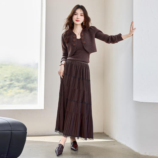 HR YBER616法式浪漫洋气时尚小香风丝绒花朵扣韩版三件套裙 商品图2