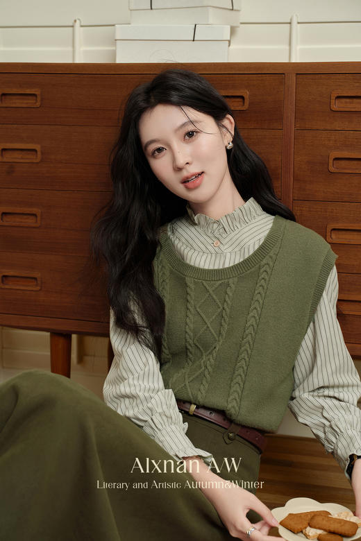 鹿向南「秋日苔藓」针织背心马甲女士2025新款秋冬季衬衫叠穿马夹 商品图5