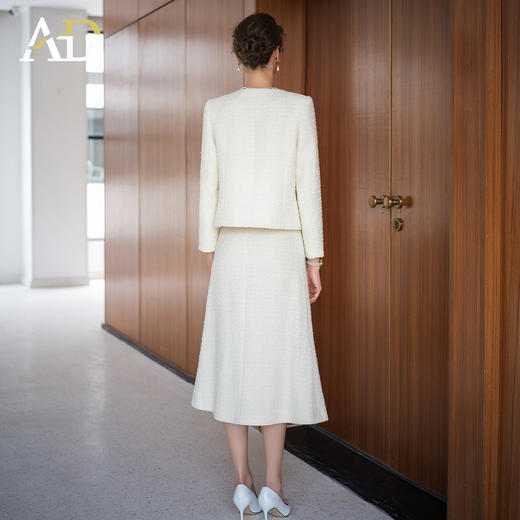 AD白色名媛小香风套装裙女2025新款秋冬高级感轻奢外套半身裙套装 商品图4