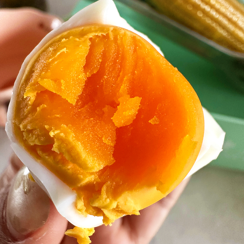 『湖北散养有机土鸡蛋』个头小巧，浓稠饱满，熟后蛋黄沙糯、蛋白弹嫩、鲜香无腥