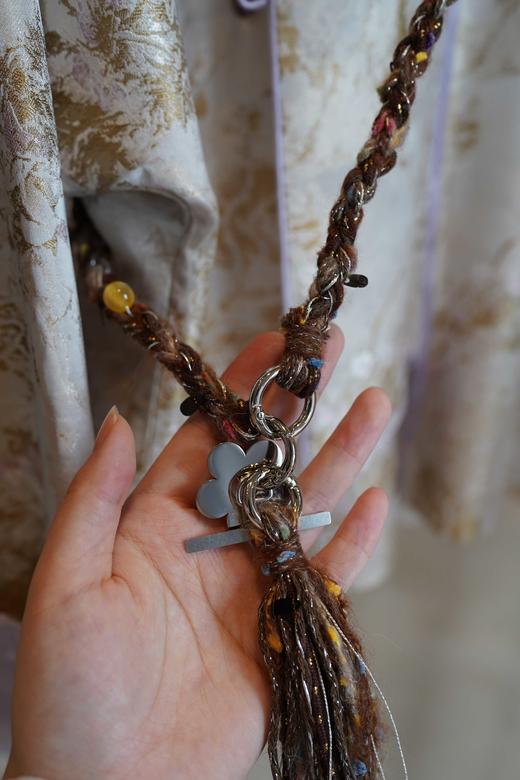 “精致加分神器”——闪耀编绳流苏手机挂 & 手工羊毛毡小象灵动包挂！背上一整串幸运！独一无二，穿搭点睛之笔，让整体造型变得鲜活、俏皮、有故事！ 商品图11