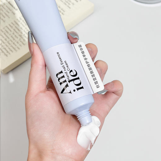 爆单【预售到11月30号】【秋寇香氛柔嫩精华手甲精华护手霜】滋润保湿 淡润手纹，自然醇香  2大专利多种进口精华成分 快速吸收不黏腻 无惧四季干燥 商品图6