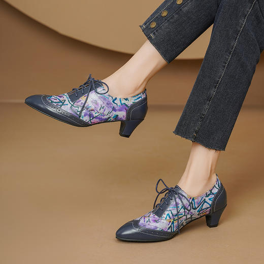 【预售5天】新中式国风深口系带单鞋，牛皮拼接印花羊皮中跟真皮高跟鞋ALS&2502 商品图4