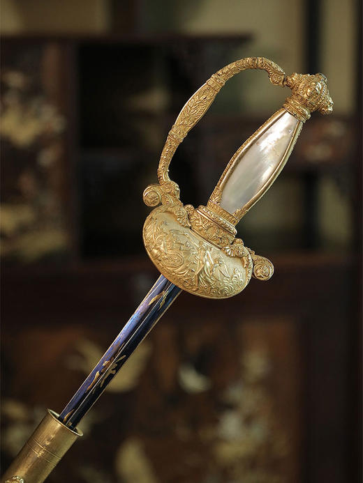 【已售】独角鹿西洋古董 19世纪法国出品胜利女神铜鎏金装饰母贝剑柄古董佩剑【未开刃】 商品图4
