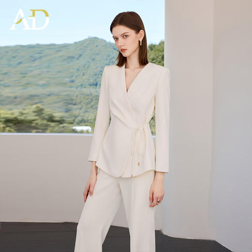 AD白色新中式职业装西装套装女2025秋冬季高级感V领系带西服外套 商品图1