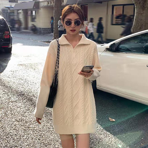 西遇长袖针织连衣裙女秋季新款翻领拉链麻花宽松软糯裙子SS051633 商品图3