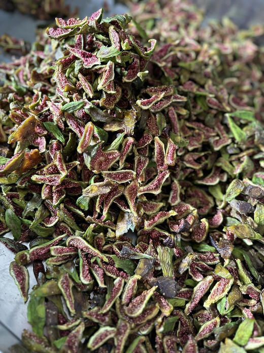 🈚任何添加的糖包子青皮无花果干，颗颗天然果蜜，软叽叽、甜丝丝[色]外表看着没那么光鲜亮丽，但绝对是健康又营养又好吃😋125克/罐，一组两罐 商品图0