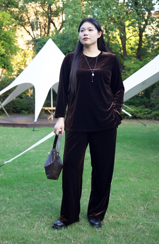 现货，今天发！💫【棕色丝绒套装】高级又有腔调！不起静电，裤子松紧腰。秋冬显贵显瘦第一名！高档气质阔太太感，丝绒套装，洋气高贵两件套，正码正拍 商品图1