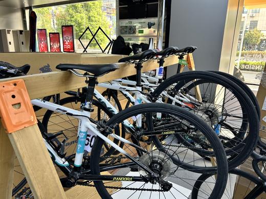 【小铁人】比赛公路车（二手统一尺寸随机款式） 商品图3