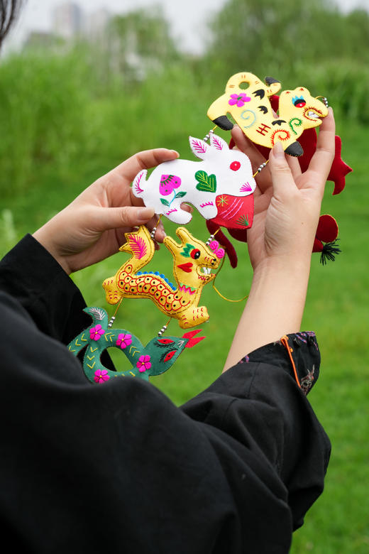 西秦刺绣十二生肖挂件 非遗手工制作 居家布艺挂件装饰 商品图5