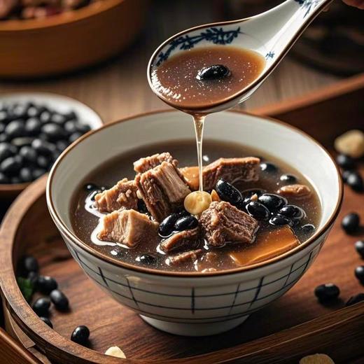 【陕北黑豆】陕北沟壑高原的深厚黄土层、年均超2500小时强日照，赋予黑豆高密度营养积累，全程农家肥种植，保留原始肾型特征，▶黑皮黄心，颗粒饱满，更易吸收营养 商品图2