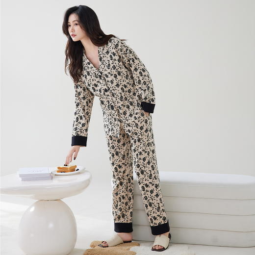 【超模君严选 昕芬儿--新中式和服印花纯棉家居服】天然棉质舒适透气轻盈 亲肤丝滑不跑杯 自带隐形胸垫  防凸点不走光 丝滑软糯触感 宽松版型搭配新中式印花 气质优雅/居家休闲/多款式可选 商品图14