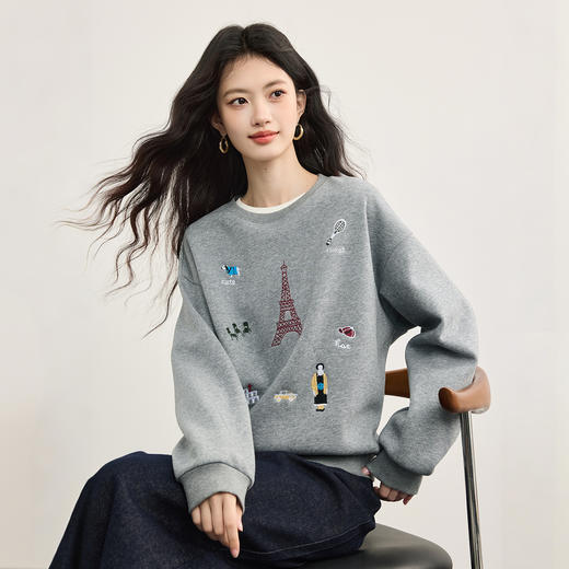 【10/15新品】熙世界灰色刺绣卫衣女加绒加厚秋冬款休闲慵懒chic圆领摇粒绒上衣 商品图4