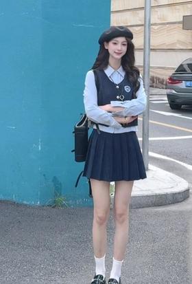 学院风经典时尚减龄上下套裙~
