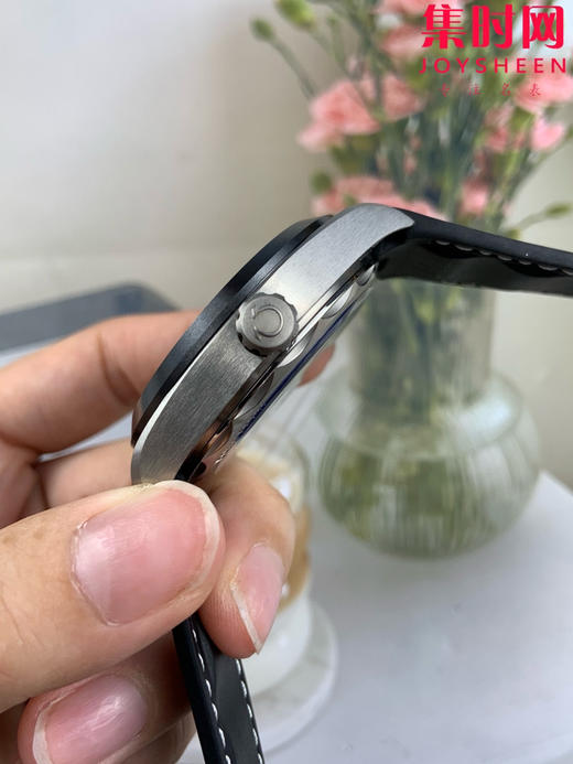 VS欧米茄新款海马世界时系列 VS海马世界时钛壳 钛海马 海马世界时黑色款 男士腕表 表径43mm 商品图4